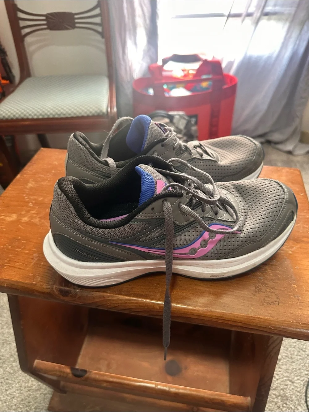 Women’s saucony gym shoes